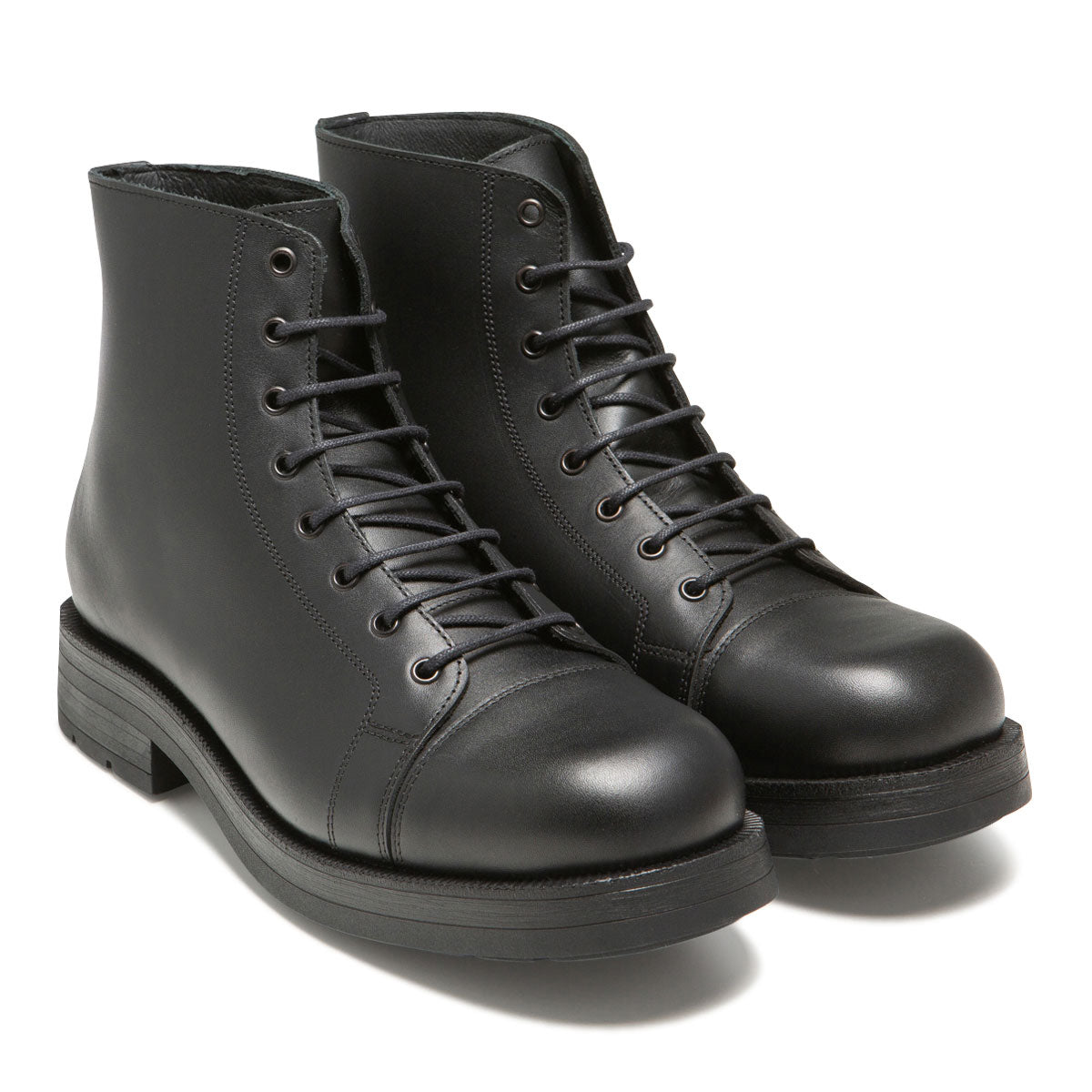 CROSSING Black
